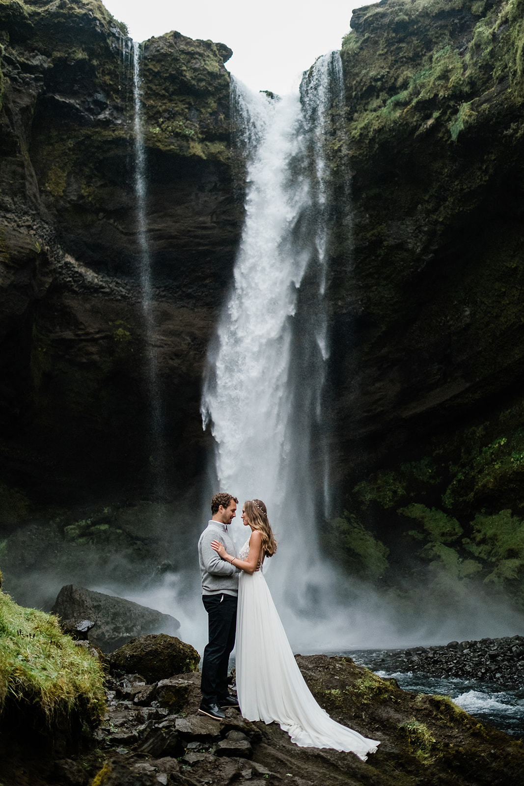 couple elopement at Kvernufoss waterfall in Iceland