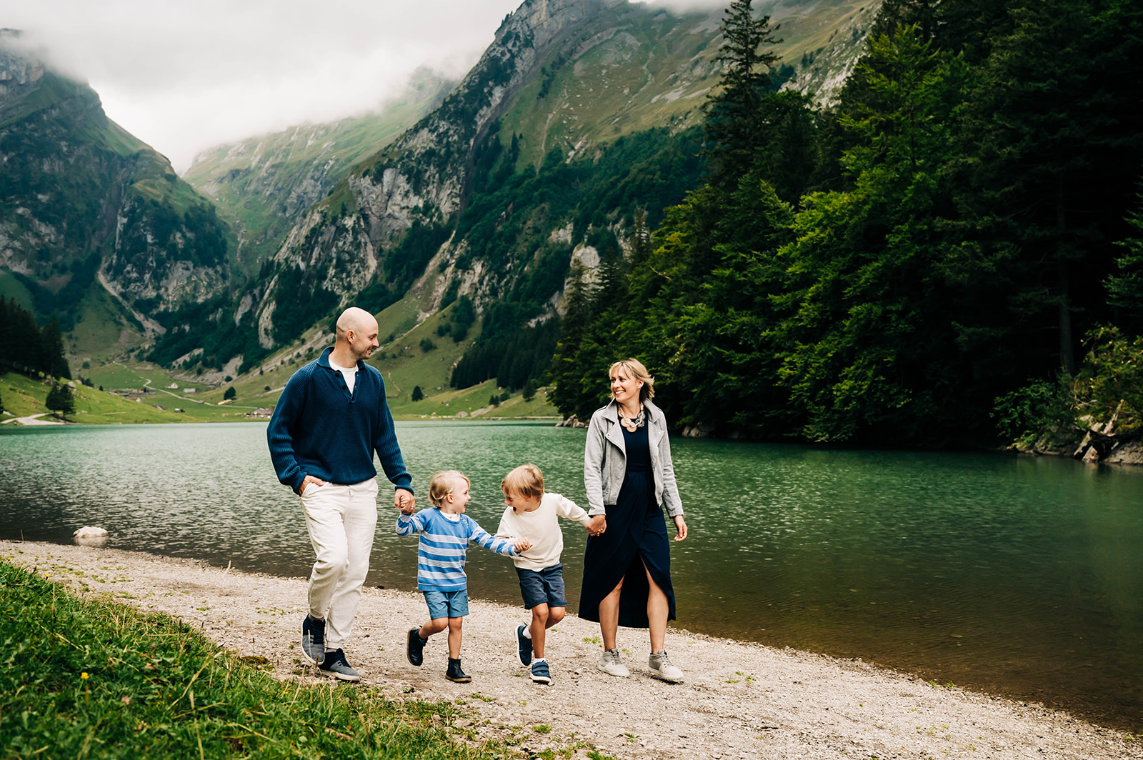 Natural family photos in the Swiss Alps Seealpsee