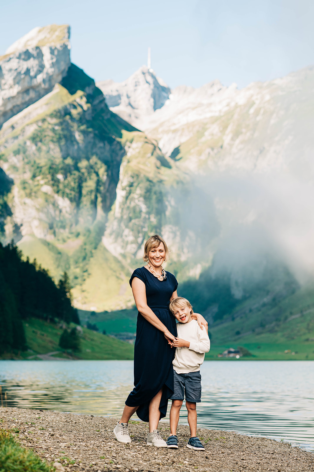 Säntis is the perfect backdrop to your family photos at Seealpsee