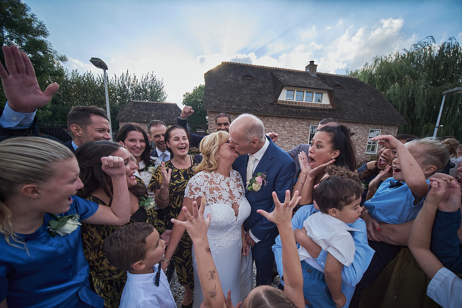 Bruidsfotografie bij 't Hof van Hoenkoop: het romantische huwelijk van Jopie en Kees, vastgelegd door Stefan Segers