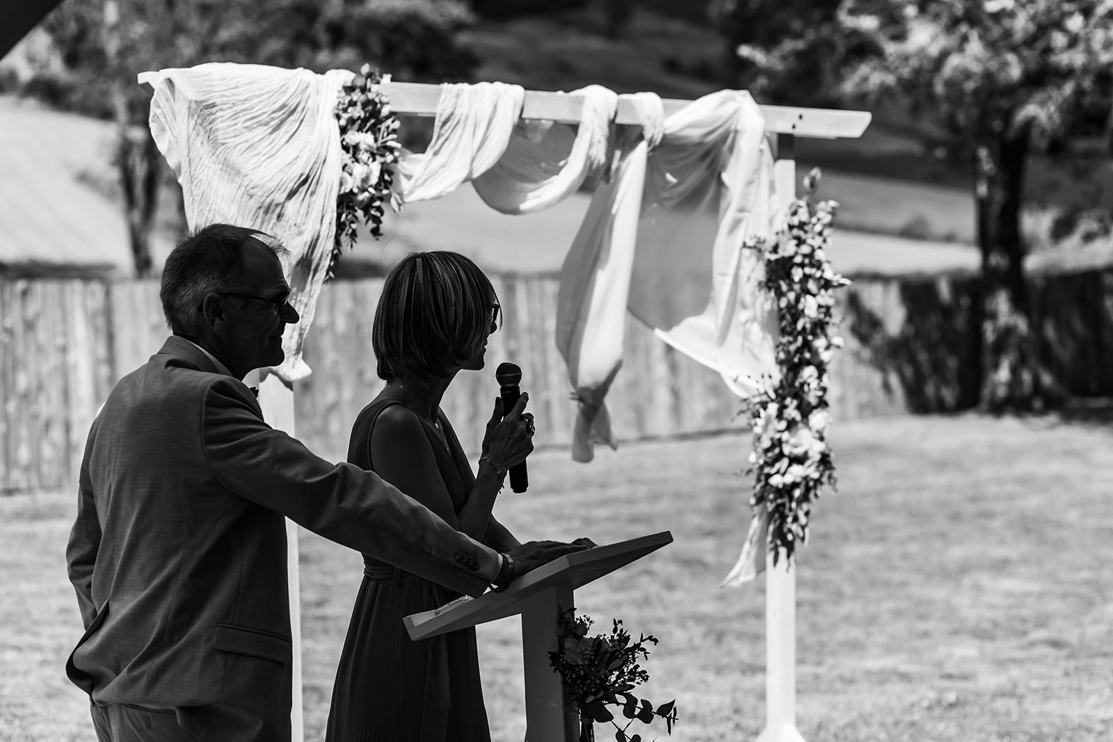 photo en noir et blanc des parents de la mariée